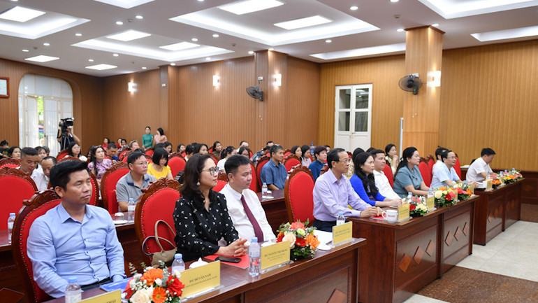 Các đại biểu tham dự lễ phát động