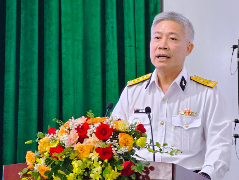 Lãnh đạo Tổng Công ty Tân Cảng Sài Gòn phát biểu tại buổi lễ.