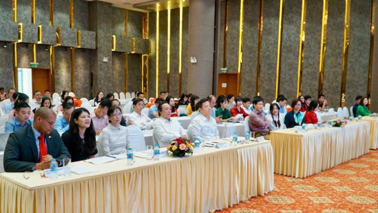 Các đại biểu tham dự Hội thảo.