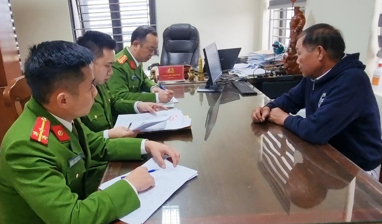 Cơ quan công an làm việc với đối tượng sau 34 năm trốn lệnh truy nã