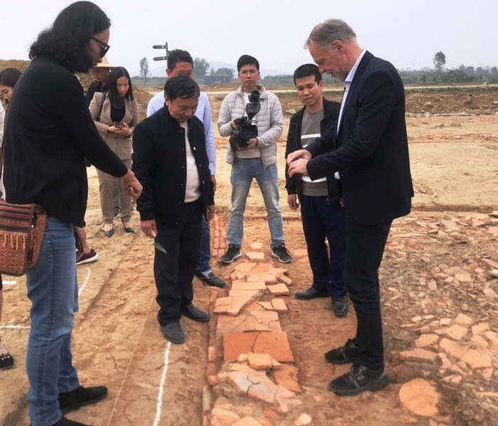 Kiến trúc, vật liệu xây dựng được phát lộ qua các lần khai quật khảo cổ khu vực nội Thành nhà Hồ. Kiến trúc, vật liệu xây dựng được phát lộ qua các lần khai quật khảo cổ khu vực nội Thành nhà Hồ.