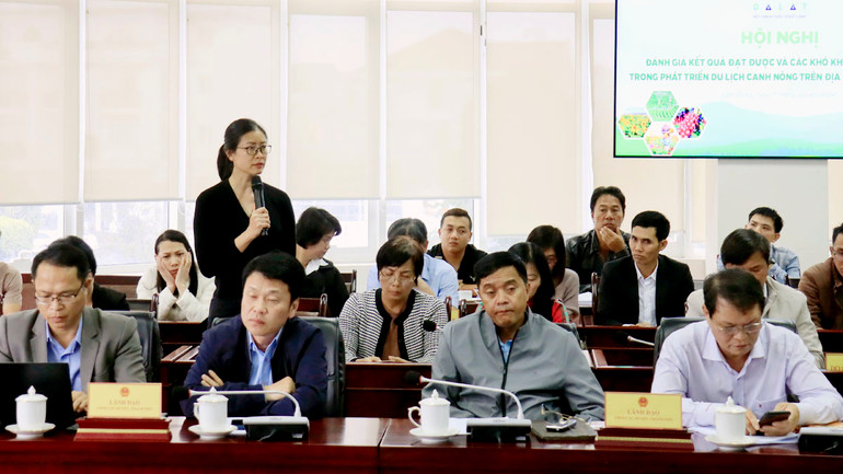 Đại diện điểm du lịch canh nông trên địa bàn thành phố Đà Lạt phát biểu ý kiến tại hội nghị.
