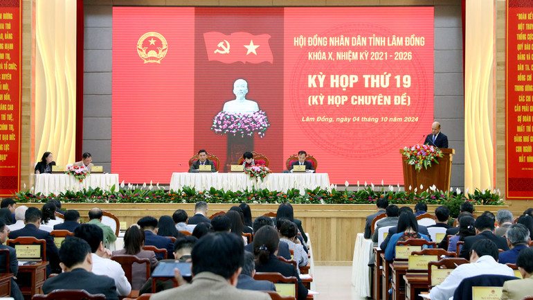 Quang cảnh kỳ họp.