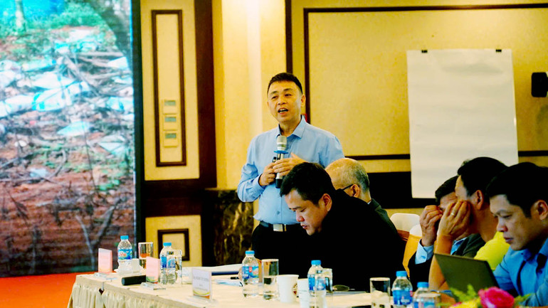 Nhiều đại biểu đã nêu những giải pháp nhằm hướng đến phát triển ngành cà-phê Việt Nam hiệu quả và bền vững. Nhiều đại biểu đã nêu những giải pháp nhằm hướng đến phát triển ngành cà-phê Việt Nam hiệu quả và bền vững.