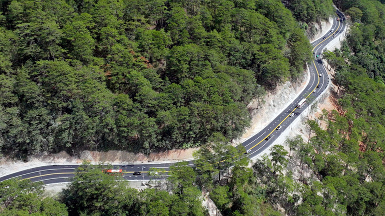 Một đoạn trên tuyến đèo Prenn sau khi nâng cấp, mở rộng.