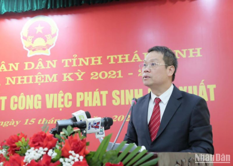 Tân Chủ tịch Ủy ban nhân dân tỉnh Thái Bình Nguyễn Mạnh Hùng phát biểu ý kiến.