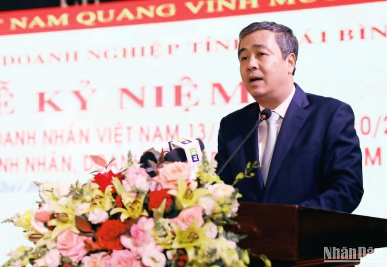 Bí thư Tỉnh ủy Thái Bình Ngô Đông Hải ghi nhận những đóng góp của doanh nhân, doanh nghiệp trong suốt 20 năm qua. Bí thư Tỉnh ủy Thái Bình Ngô Đông Hải ghi nhận những đóng góp của doanh nhân, doanh nghiệp trong suốt 20 năm qua.