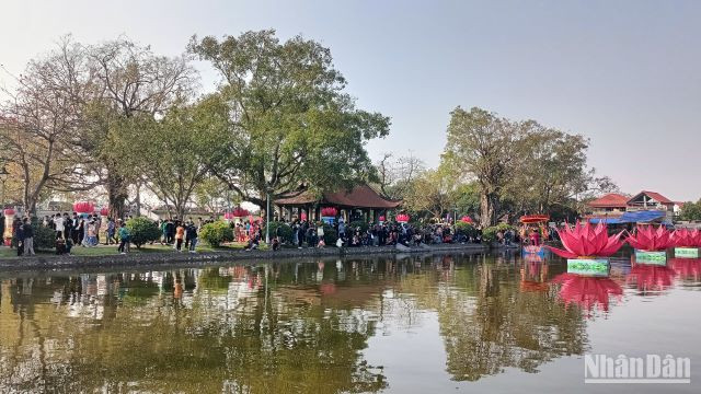 Lễ hội chùa Keo mùa Thu mỗi năm tổ chức lại có những nét mới, thu hút đông người dân và du khách tới chiêm bái, vãn cảnh.