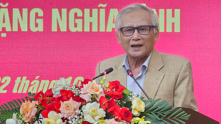 Nhân chứng lịch sử chia sẻ những kỷ niệm sâu sắc cùng giá trị nhân văn, nghĩa tình.