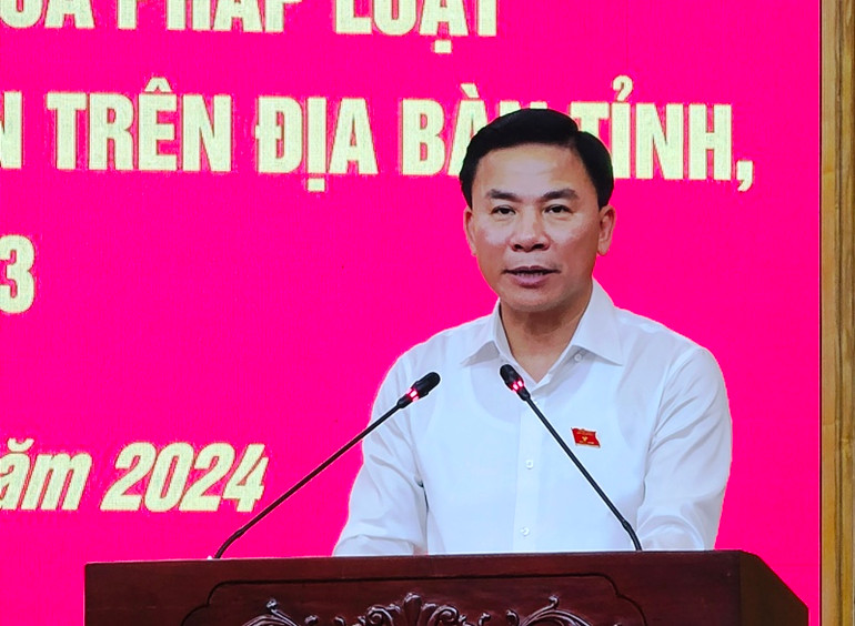 Bí thư Tỉnh ủy, Chủ tịch Hội đồng nhân dân tỉnh Thanh Hóa phát biểu kết luận phiên giải trình. Bí thư Tỉnh ủy, Chủ tịch Hội đồng nhân dân tỉnh Thanh Hóa phát biểu kết luận phiên giải trình.