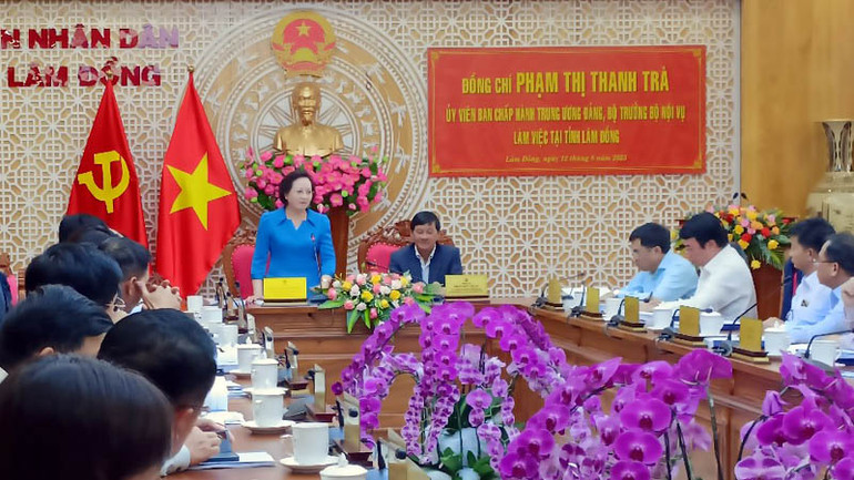 Bộ trưởng Nội vụ Phạm Thị Thanh Trà phát biểu ý kiến tại buổi làm việc.