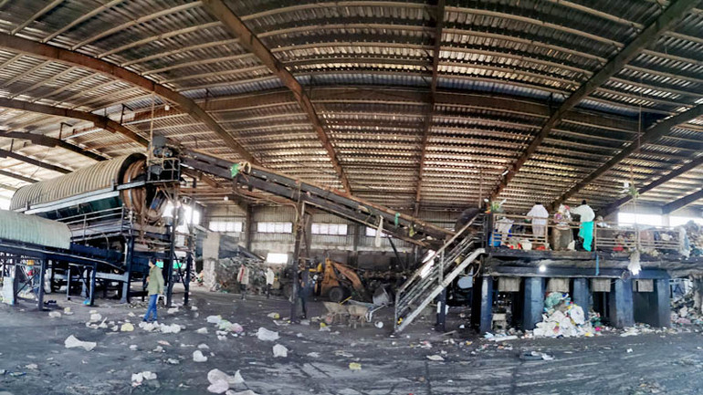 Dây chuyền xử lý rác tại nhà máy xử lý chất thải rắn thành phố Đà Lạt.