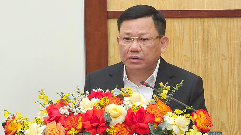 Phó Chủ tịch Ủy ban nhân dân tỉnh Thanh Hóa báo cáo kế hoạch hành động tại hội nghị.