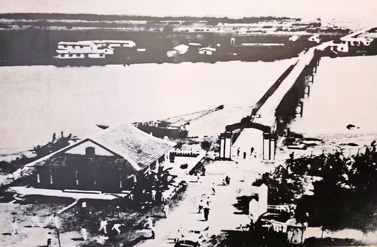 Cây cầu lịch sử Hiền Lương tại vĩ tuyến 17. Cây cầu lịch sử Hiền Lương tại vĩ tuyến 17.