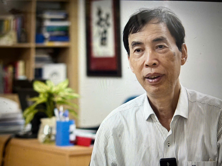 Tiến sĩ Võ Trí Thành chia sẻ ý kiến với phóng viên Báo Nhân Dân. (Ảnh: QUỲNH TRANG)