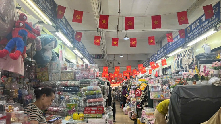 Các hộ kinh doanh sẽ được hỗ trợ để chuyển đổi hiệu quả sang hình thức kê khai thuế. Các hộ kinh doanh sẽ được hỗ trợ để chuyển đổi hiệu quả sang hình thức kê khai thuế.