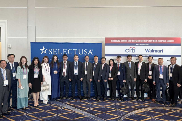 Đoàn công tác và các doanh nghiệp tham dự Hội nghị. Đoàn công tác và các doanh nghiệp tham dự Hội nghị.