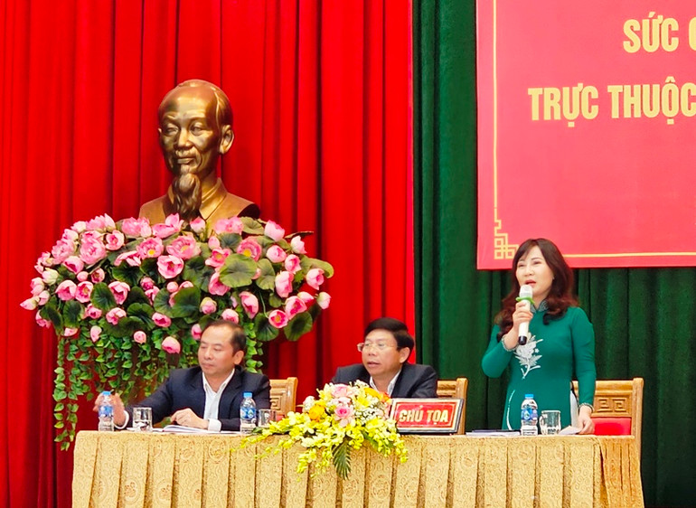 Đoàn chủ tọa điều hành Hội thảo.