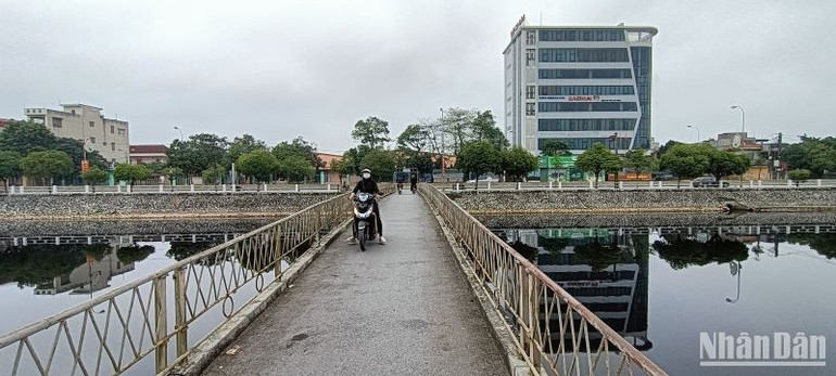 Cửa ngõ phía tây ra vào tỉnh Thái Bình đang bị nhuộm đen bởi sự thiếu ý thức của chính con người.