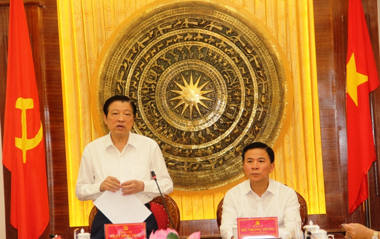 Đồng chí Phan Đình Trạc phát biểu tại buổi làm việc.