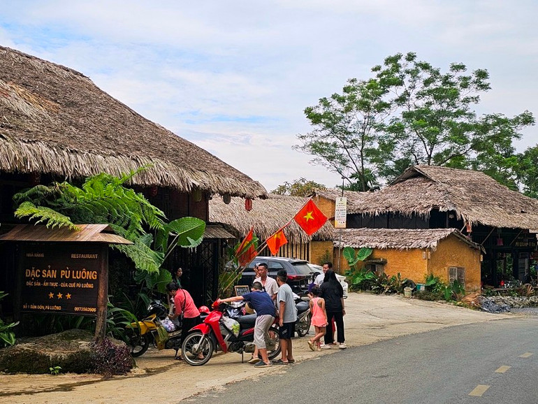 Bản Đôn, xã Thành Lâm, huyện Bá Thước hấp dẫn du khách. Bản Đôn, xã Thành Lâm, huyện Bá Thước hấp dẫn du khách.