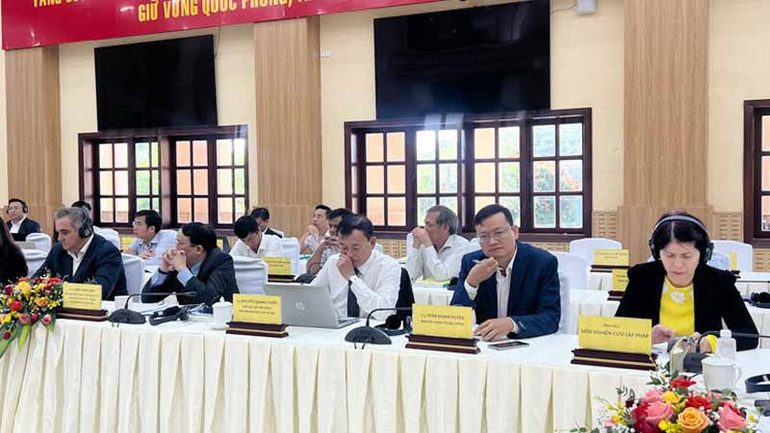 Đại biểu tham dự hội thảo.