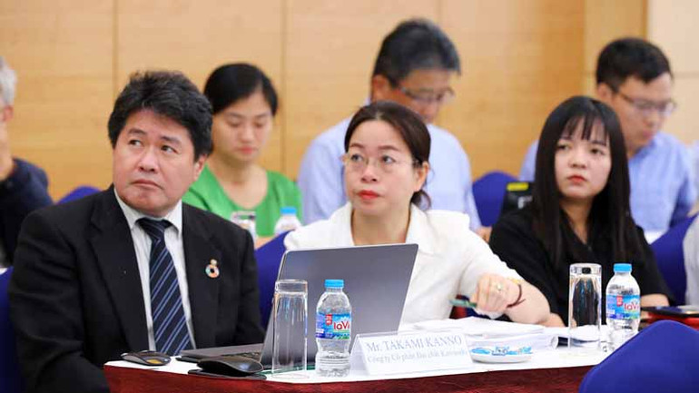 Chuyên gia nước ngoài tham dự hội thảo.