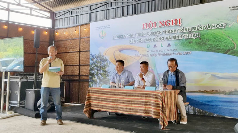 Doanh nghiệp du lịch trao đổi ý kiến tại hội nghị.