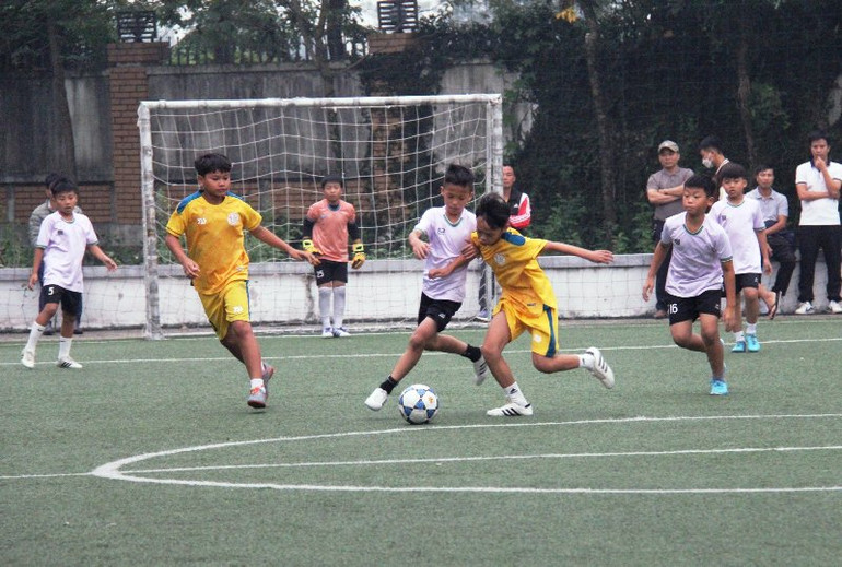 Thi đấu bóng đá trong chương trình Hội khỏe Phù Đổng tỉnh Thanh Hóa lần thứ XI.