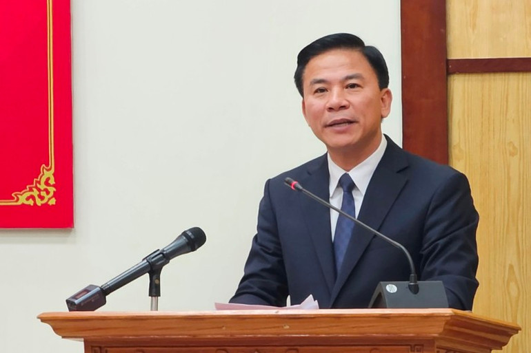 Đồng chí Đỗ Trọng Hưng, Ủy viên Trung ương Đảng, Bí thư Tỉnh ủy Thanh Hóa phát biểu tại hội nghị.