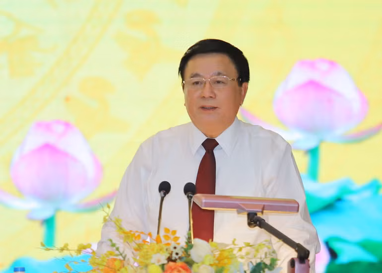 Giám đốc Học viện Chính trị Quốc gia Hồ Chí Minh Nguyễn Xuân Thắng phát biểu tại buổi lễ. Giám đốc Học viện Chính trị Quốc gia Hồ Chí Minh Nguyễn Xuân Thắng phát biểu tại buổi lễ.