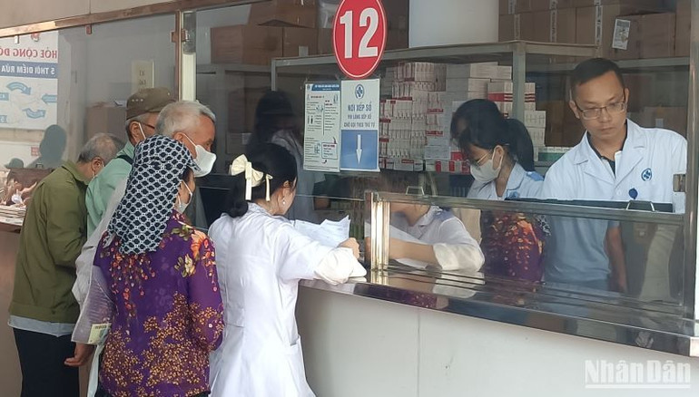 Trong 5 ngày nghỉ lễ, Bệnh viện đa khoa tỉnh Thái Bình chuẩn bị đủ cơ số thuốc, vật tư y tế phục vụ cấp cứu người bệnh.