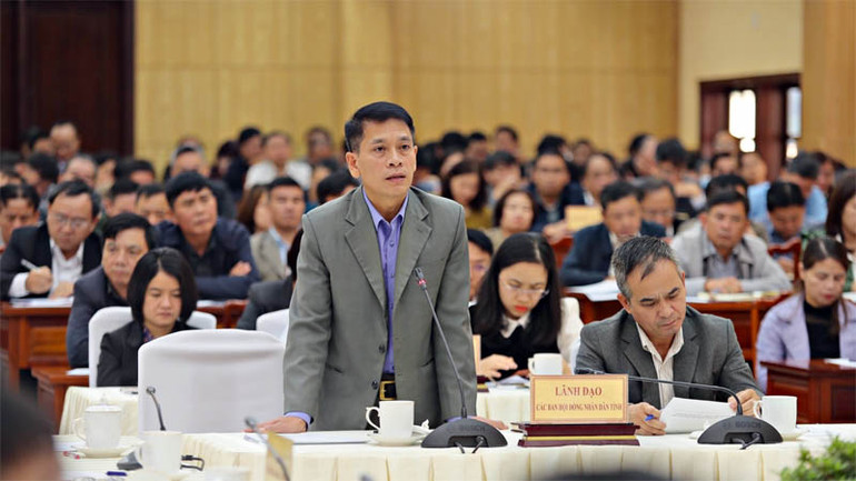 Nhiều ý kiến của đại biểu đã thẳng thắn nêu những tồn tại trong công tác cán bộ tại địa phương.