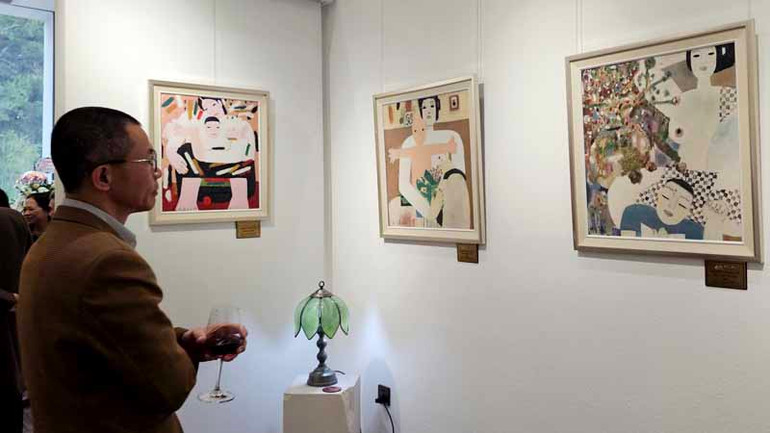 Không gian giới thiệu tác phẩm của họa sĩ Nguyễn Thị Kim Thái" tại triển lãm.