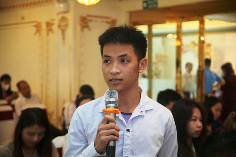 Sinh viên trả lời câu hỏi tình huống liên quan.