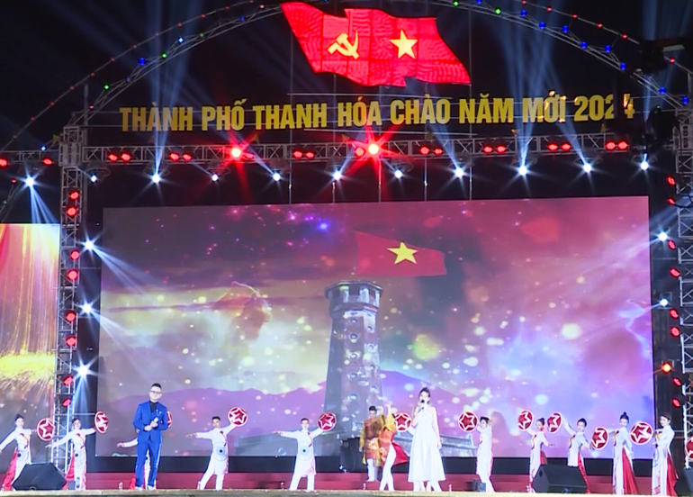 Một tiết mục văn nghệ chào mừng năm mới 2024 ở thành phố Thanh Hóa.