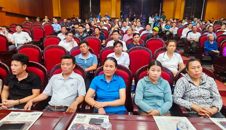 Đại diện gia đình các ngư dân tham dự chương trình.