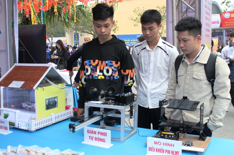 Những sáng chế về kỹ thuật, công nghệ thu hút sự quan tâm của học sinh.