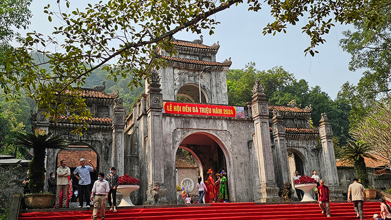 Tam quan Đền Bà Triệu ở xã Triệu Lộc, huyện Hậu Lộc, tỉnh Thanh Hóa.