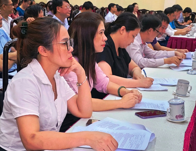 Các đại biểu dự lễ phát động.