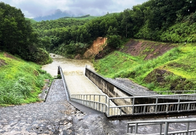 Thanh Hóa ứng phó, chủ động khắc phục hậu quả mưa lũ ảnh 1
