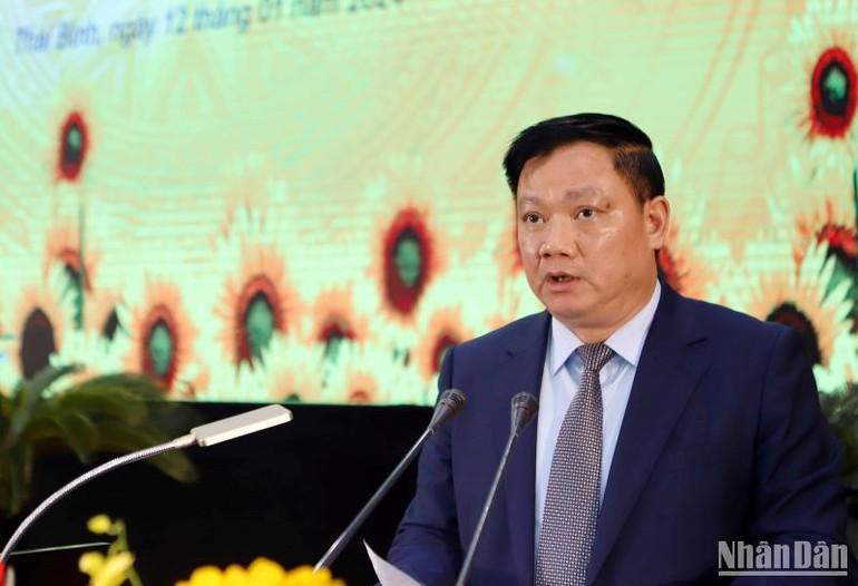 Chủ tịch Ủy ban nhân dân tỉnh Thái Bình Nguyễn Khắc Thận khẳng định: Địa phương tập trung chỉ đạo tổ chức các phong trào thi đua chuyên đề, thường xuyên và đột xuất, nhất là những lĩnh vực khó, hạn chế, yếu kém, tạo bước đột phá để hoàn thành các mục tiêu đề ra.