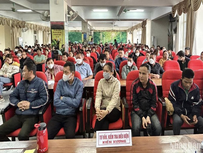 Hơn 300 lao động huyện Kiến Xương và Vũ Thư (tỉnh Thái Bình) đăng ký tham gia chương trình lao động thời vụ tại Hàn Quốc năm 2024.