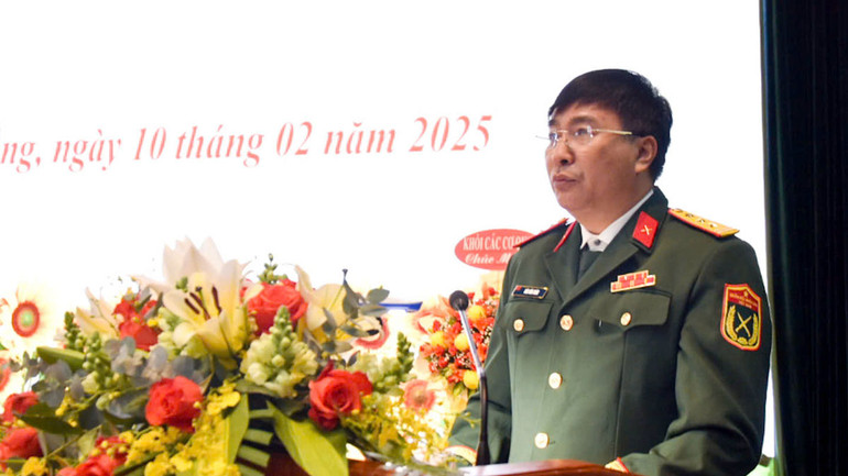 Đại diện học viên phát biểu tại lễ khai giảng. Đại diện học viên phát biểu tại lễ khai giảng.