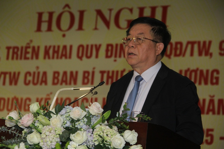 Đồng chí Nguyễn Trọng Nghĩa, Bí thư Trung ương Đảng, Trưởng Ban Tuyên giáo Trung ương phát biểu kết luận Hội nghị.