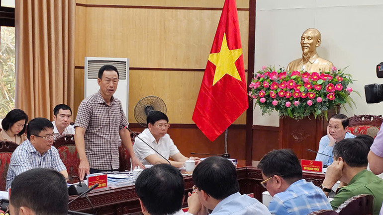 Lãnh đạo Sở Tài Chính Thanh Hóa thảo luận tại phiên họp.