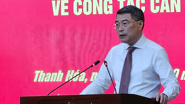 Đồng chí Lê Minh Hưng, Ủy viên Bộ Chính trị, Bí thư Trung ương Đảng, Trưởng Ban Tổ chức Trung ương phát biểu giao nhiệm vụ cho tân Bí thư Tỉnh ủy Thanh Hóa.