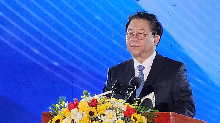 Đồng chí Nguyễn Trọng Nghĩa, Ủy viên Bộ Chính trị, Bí thư Trung ương Đảng, Trưởng Ban Tuyên giáo Trung ương phát biểu tại buổi lễ.