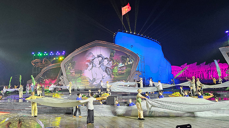 Một cảnh trong chương trình nghệ thuật nghĩa bắc, tình nam.