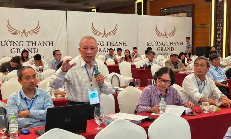 Đại biểu thảo luận tại Hội thảo khoa học. Đại biểu thảo luận tại Hội thảo khoa học.